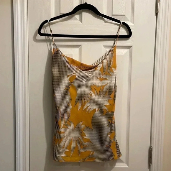 Babaton Tops - Babaton graphic top